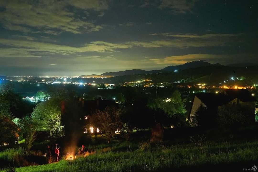 Casa De Sub Padure Hotel Bran  Bagian luar foto